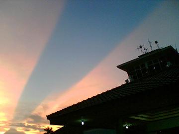 Foto Langit Terbelah di Yogyakarta